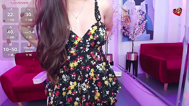 Snapshot of Ema_louis_ chatting on 02-25-25, 03:49 Ema louis online show from 02-25-25, 03:49
