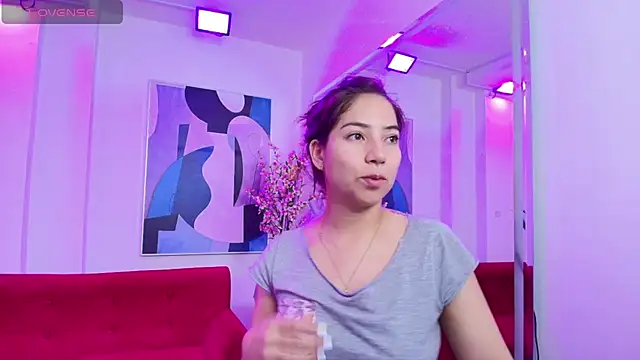 Snapshot of Ema_louis_ chatting on 03-10-25, 12:37 Ema louis online show from 03-10-25, 12:37