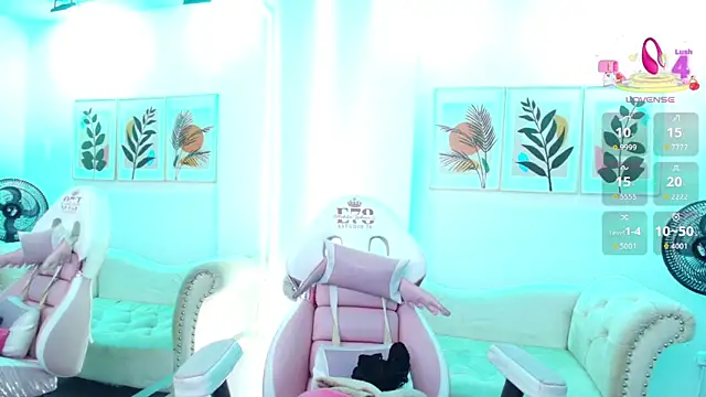 Ema louis  online show from 04-07-26, 07:47