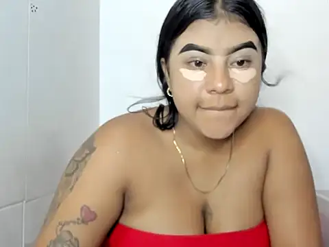 alexxa1304 online show from 11-11-25, 12:21