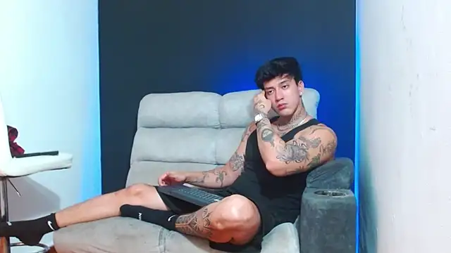 JUSTIN FULLER1 online show from 05-19-26, 03:57