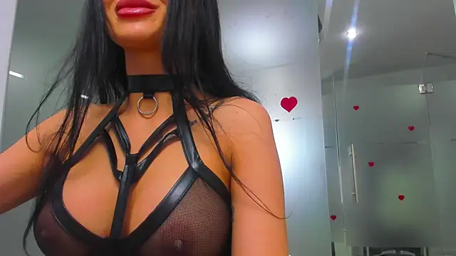 Queenrafaella online show from 05-20-26, 03:56