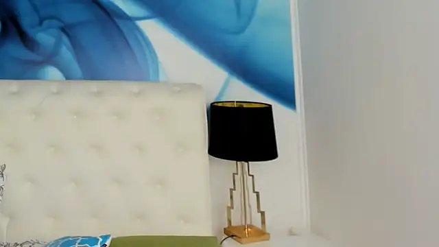 SkinnyDolly online show from 02-04-25, 04:05