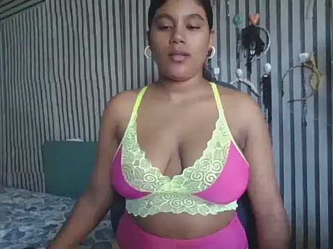 Snapshot of Lilmisskay18 chatting on 02-25-26, 08:13 Lilmisskay18 online show from 02-25-26, 08:13