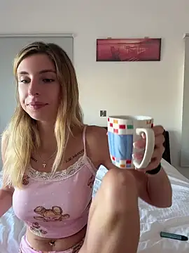 emma05 online show from 07-31-26, 04:23