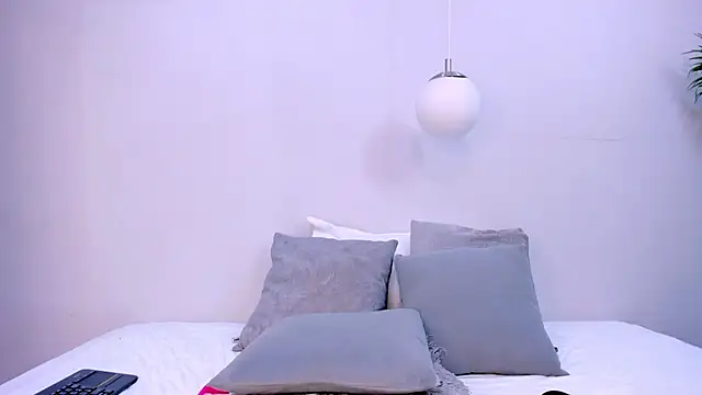 Abril Storm online show from 10-30-25, 09:26