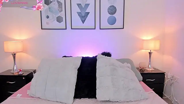 JulianaWaldo online show from 09-10-25, 01:11