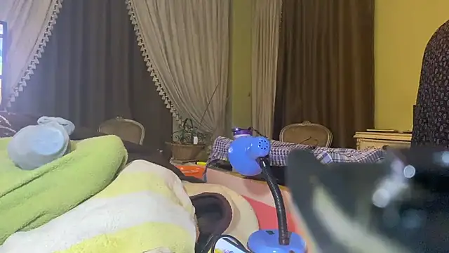 emylolo9 online show from 12-10-24, 11:30