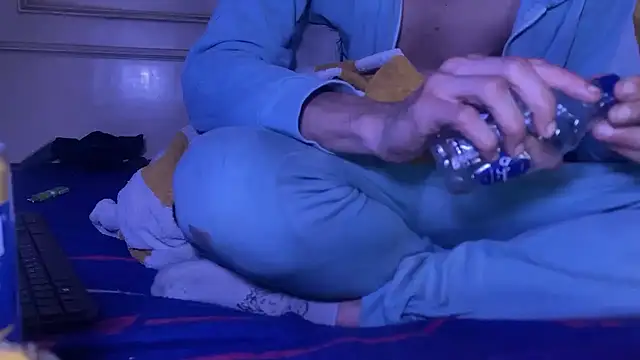 emylolo9 online show from 02-02-25, 09:02