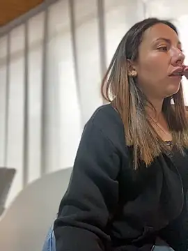 im lorein online show from 01-03-25, 07:18