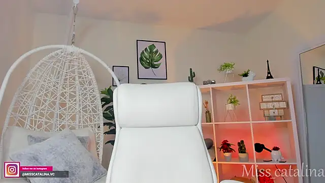 miss catalinaa online show from 01-24-25, 11:37