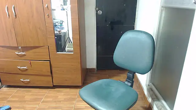 carolina linarez69 online show from 09-13-25, 04:34