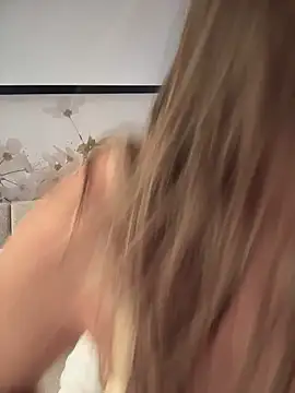 Snapshot of tuckersabrina chatting on 01-17-26, 12:54 tuckersabrina online show from 01-17-26, 12:54