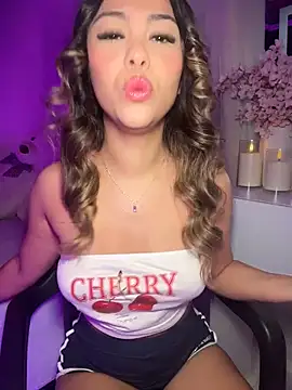 Snapshot of tuckersabrina chatting on 02-18-26, 02:13 tuckersabrina online show from 02-18-26, 02:13