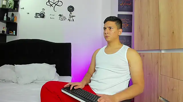 ANDREZALVAREZ online show from 12-22-24, 01:23