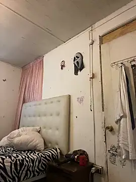 Snapshot of kittyprettybby chatting on 11-12-25, 01:44 kittyprettybby online show from 11-12-25, 01:44