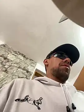 Snapshot of dantedesirexx chatting on 01-26-25, 03:25 dantedesirexx online show from 01-26-25, 03:25