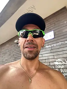 Snapshot of dantedesirexx chatting on 02-17-25, 03:31 dantedesirexx online show from 02-17-25, 03:31