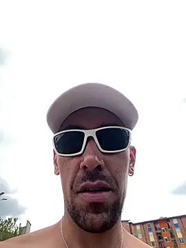 Snapshot of dantedesirexx chatting on 03-01-25, 06:21 dantedesirexx online show from 03-01-25, 06:21