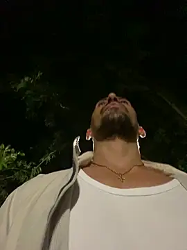 Snapshot of dantedesirexx chatting on 03-23-25, 02:48 dantedesirexx online show from 03-23-25, 02:48