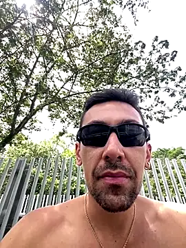 Snapshot of dantedesirexx chatting on 10-03-25, 03:31 dantedesirexx online show from 10-03-25, 03:31