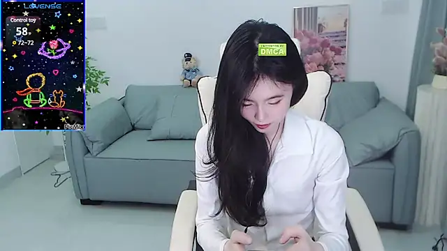 YiJin-a online show from 02-15-25, 02:33