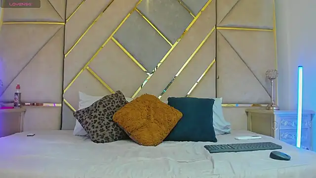 Snapshot of CarolinaGlamour chatting on 07-01-26, 10:50 CarolinaGlamour online show from 07-01-26, 10:50