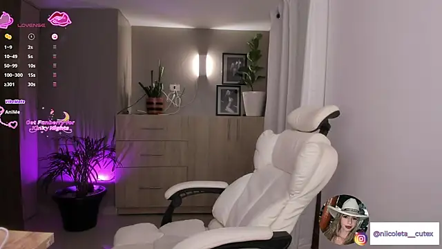 Niicoleta online show from 04-11-26, 07:45