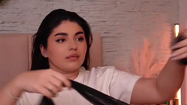 Snapshot of RachelSwaan chatting on 01-02-25, 02:13 RachelSwaan online show from 01-02-25, 02:13