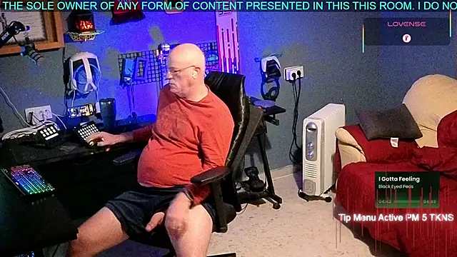 Snapshot of Pilot_Dave_69 chatting on 11-21-25, 06:23 Pilot Dave 69 online show from 11-21-25, 06:23