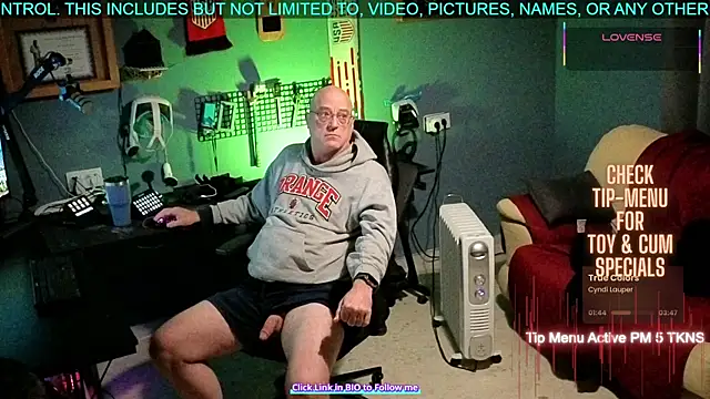 Snapshot of Pilot_Dave_69 chatting on 11-23-25, 06:35 Pilot Dave 69 online show from 11-23-25, 06:35