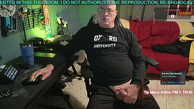 Snapshot of Pilot_Dave_69 chatting on 12-01-25, 04:39 Pilot Dave 69 online show from 12-01-25, 04:39