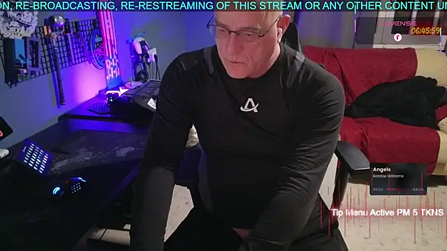 Snapshot of Pilot_Dave_69 chatting on 12-02-25, 05:46 Pilot Dave 69 online show from 12-02-25, 05:46