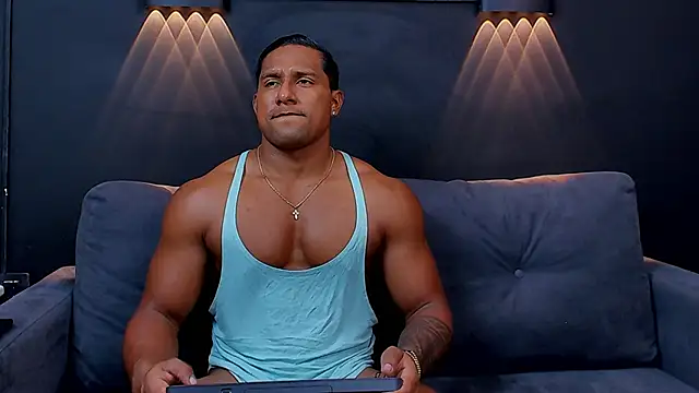 Snapshot of CallumMuscle chatting on 01-23-25, 10:54 CallumMuscle online show from 01-23-25, 10:54