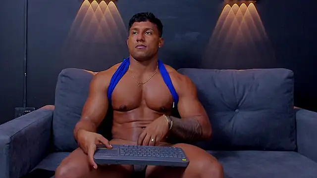 Snapshot of CallumMuscle chatting on 02-11-25, 08:05 CallumMuscle online show from 02-11-25, 08:05