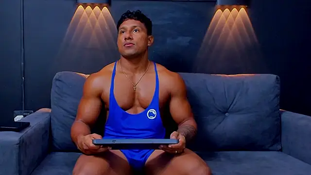 Snapshot of CallumMuscle chatting on 03-09-25, 12:00 CallumMuscle online show from 03-09-25, 12:00