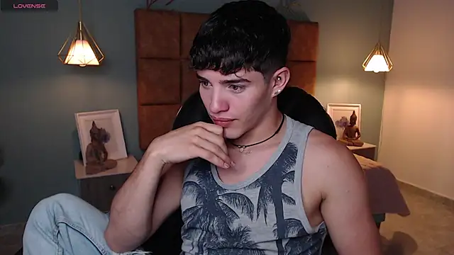 AlejooTwink online show from 02-02-25, 11:32