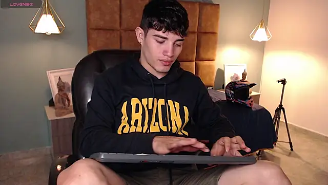 AlejooTwink online show from 02-10-25, 04:04