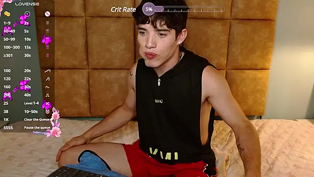 AlejooTwink online show from 03-07-25, 09:27