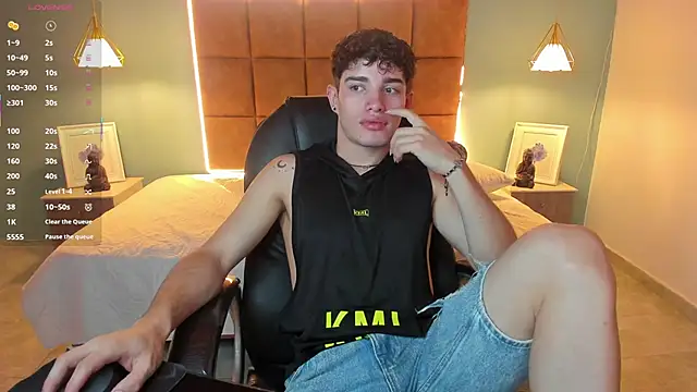 AlejooTwink online show from 10-25-25, 01:46