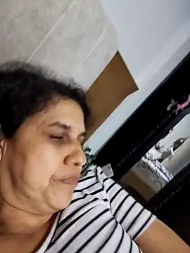 Snapshot of siri_duque chatting on 02-18-25, 01:10 siri duque online show from 02-18-25, 01:10