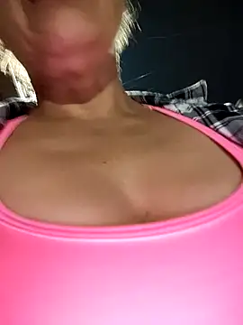 Snapshot of siri_duque chatting on 03-15-25, 10:35 siri duque online show from 03-15-25, 10:35