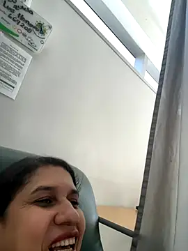 Snapshot of siri_duque chatting on 09-09-25, 12:37 siri duque online show from 09-09-25, 12:37