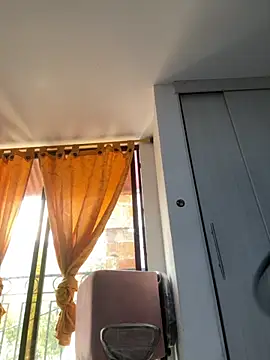 Snapshot of siri_duque chatting on 09-28-25, 06:13 siri duque online show from 09-28-25, 06:13