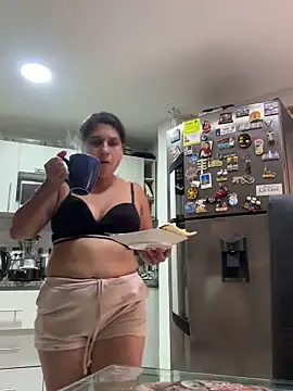 Snapshot of siri_duque chatting on 10-02-25, 02:57 siri duque online show from 10-02-25, 02:57