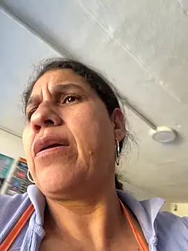 Snapshot of siri_duque chatting on 06-24-26, 04:06 siri duque online show from 06-24-26, 04:06