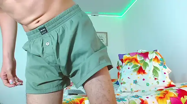 Noah tyler  online show from 12-17-24, 08:21