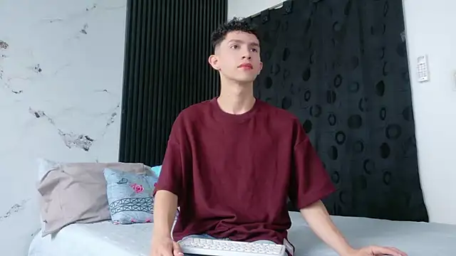 Noah tyler  online show from 03-09-26, 06:01