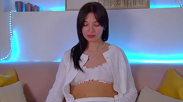 AlexandraBloom online show from 03-06-25, 09:31