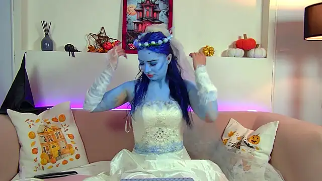 AlexandraBloom online show from 10-30-25, 06:19